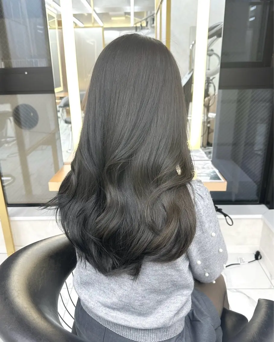 ロング カラー ヘアアレンジ グレージュ 柳堀 日菜のマツエク・マツパデザイン
