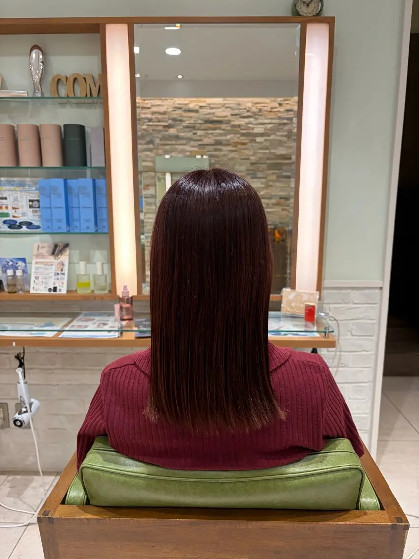 セミロング レッドブラウン ヘアカラー 市岡 穂華のヘアスタイル