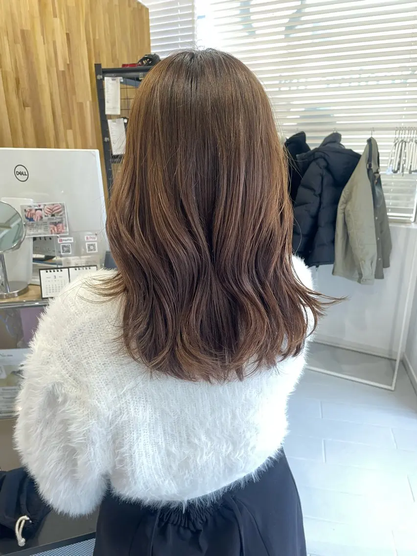 セミロング カラー clan .のヘアスタイル