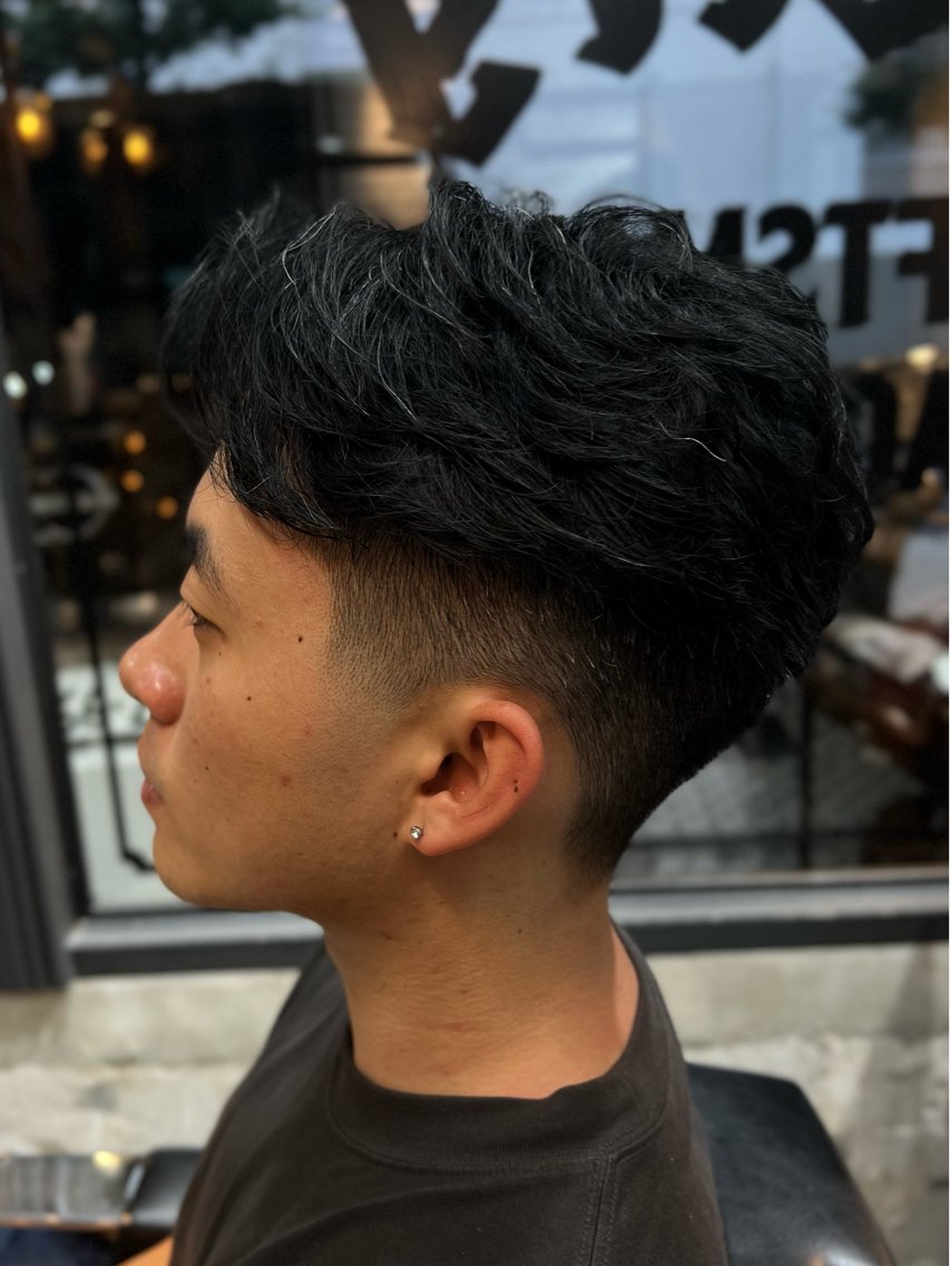 メンズ フェードカット 刈り上げ カット 指名No.1💥 ユウトのヘアスタイル