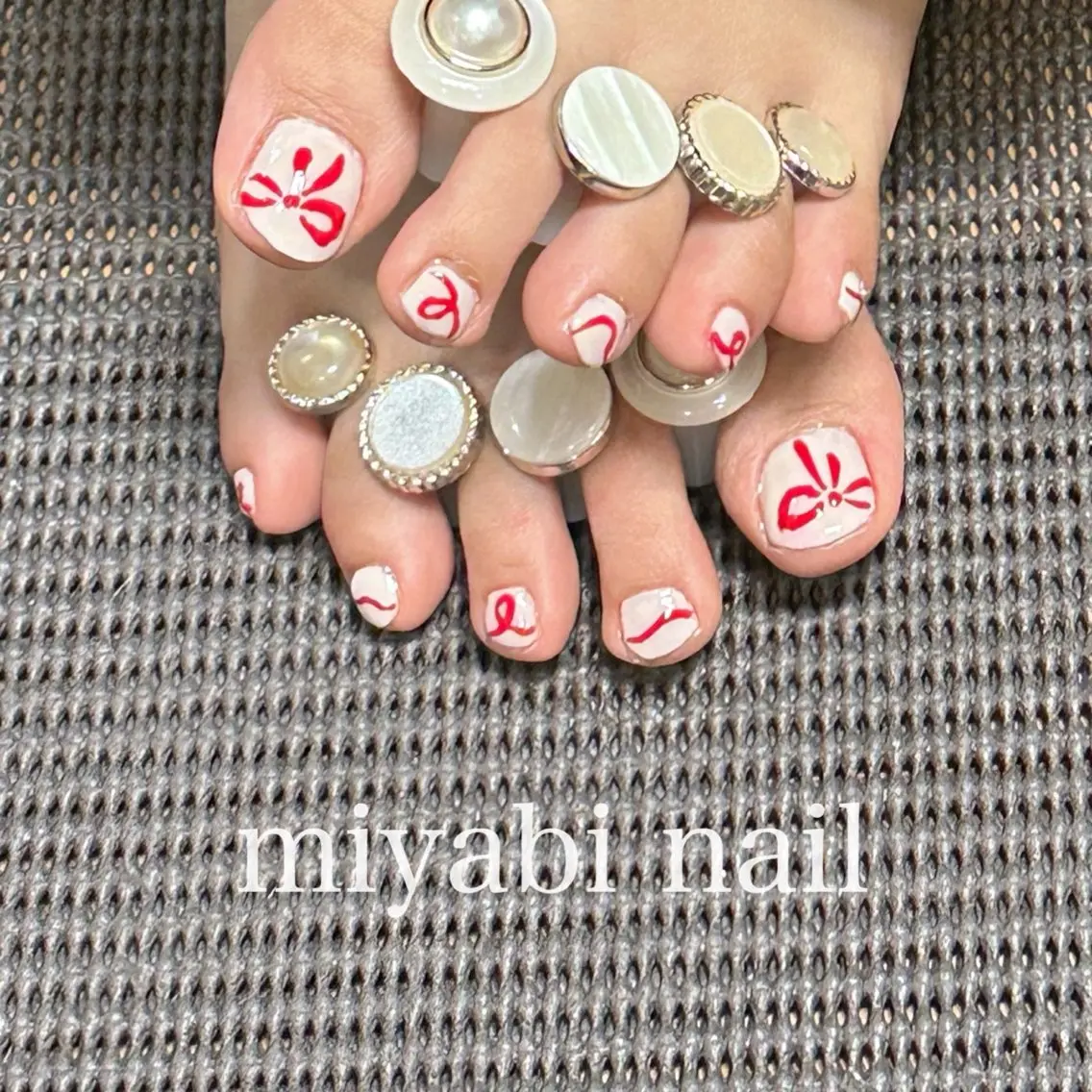ネイル アートネイル フットネイル ジェルネイル 持ち込み リボン フットネイル miyabi nail 桂川駅近くのネイルデザイン