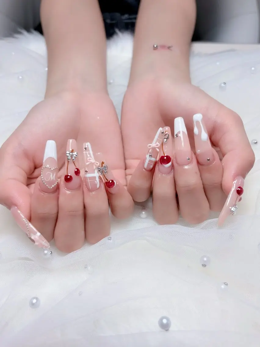 ネイル 長さ出し ジェルネイル 韓国ネイル 持ち込み シンプルネイル ハンドネイル Huyn Nail Shinjyukuのネイルデザイン