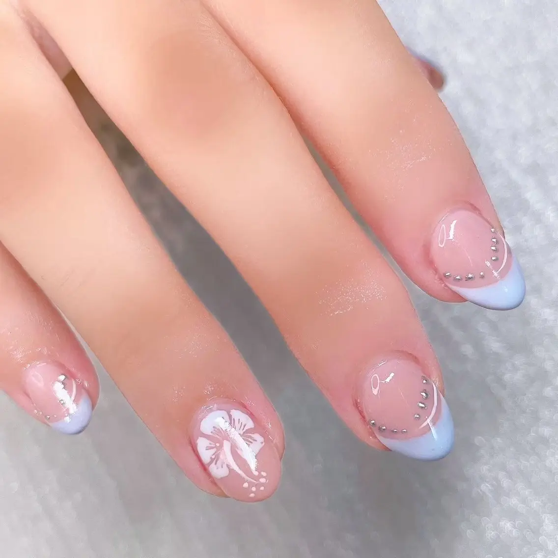 ネイル ドット シルバー ハンドネイル Nailist suzuのネイルデザイン