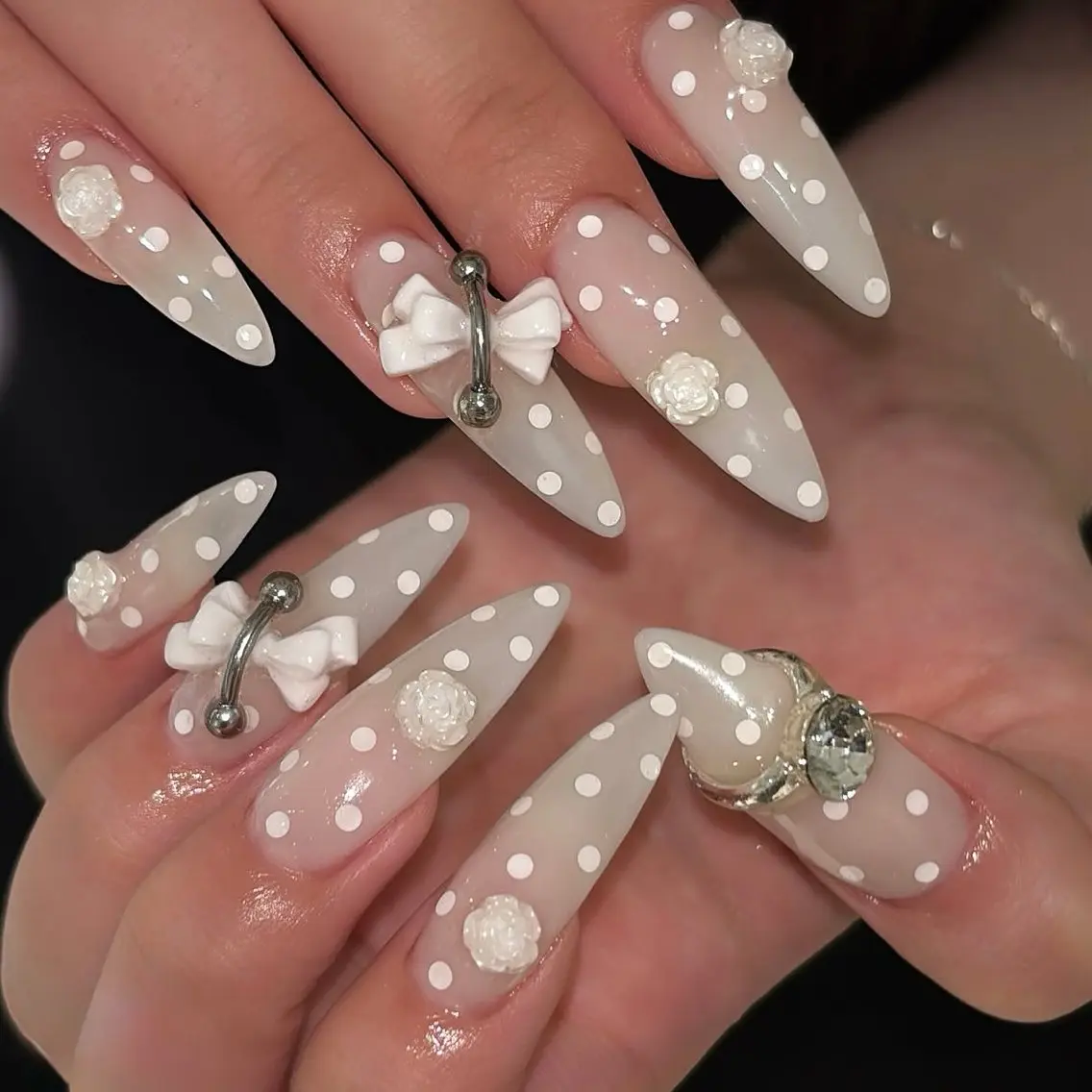 ネイル チークネイル ドット フットネイル フレンチネイル グラデーション ハンドネイル ハンドケア Nihonthy Nail 新宿のネイルデザイン