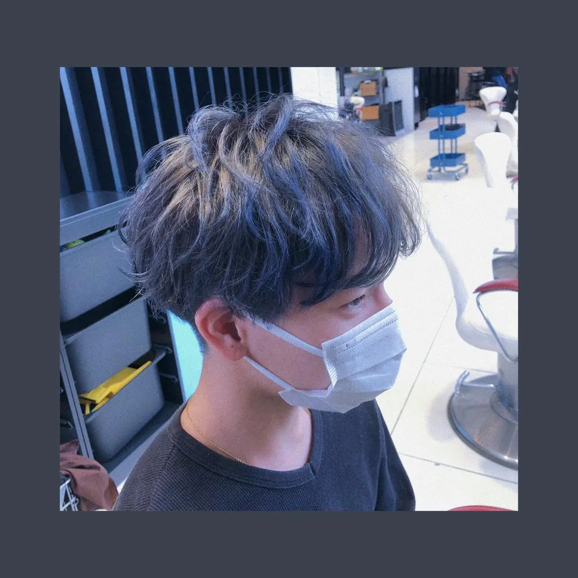 ショート カラー メンズ マッシュ ネイビーカラー 宮下 弦也のヘアスタイル