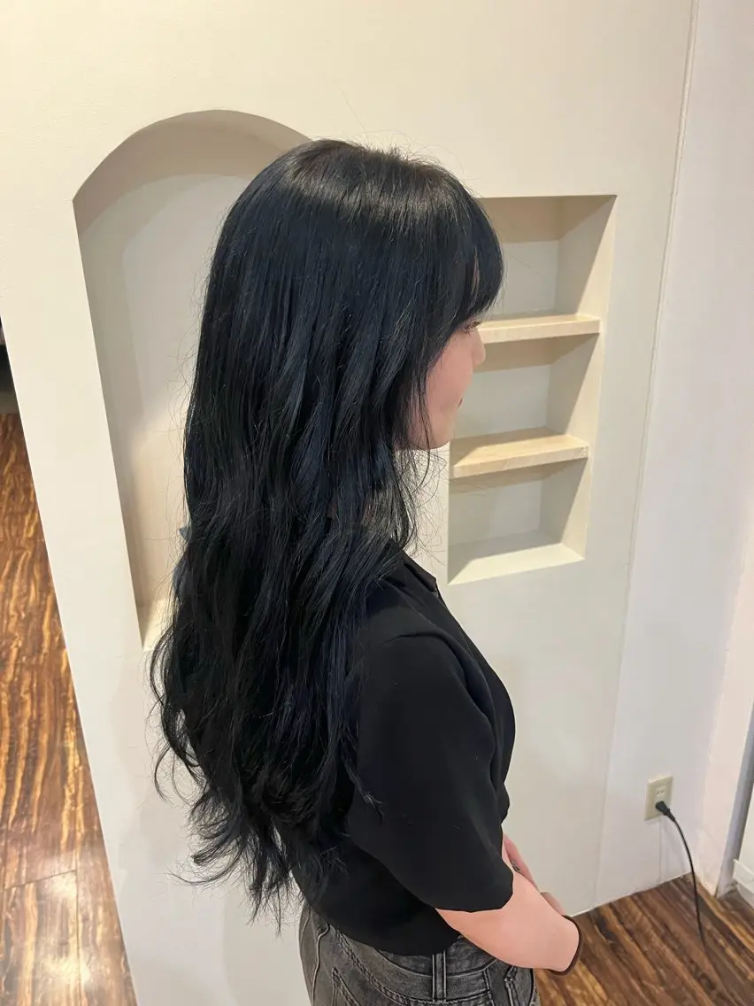 カラー 安間 琴音のヘアスタイル