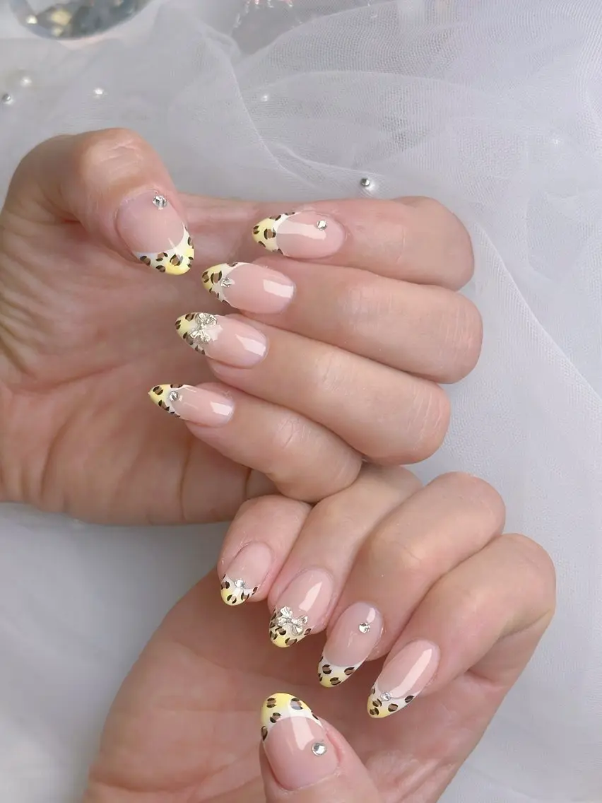 ネイル アートネイル ジェルネイル 韓国ネイル ニュアンスネイル ハンドネイル Luna Nail.Novaのネイルデザイン