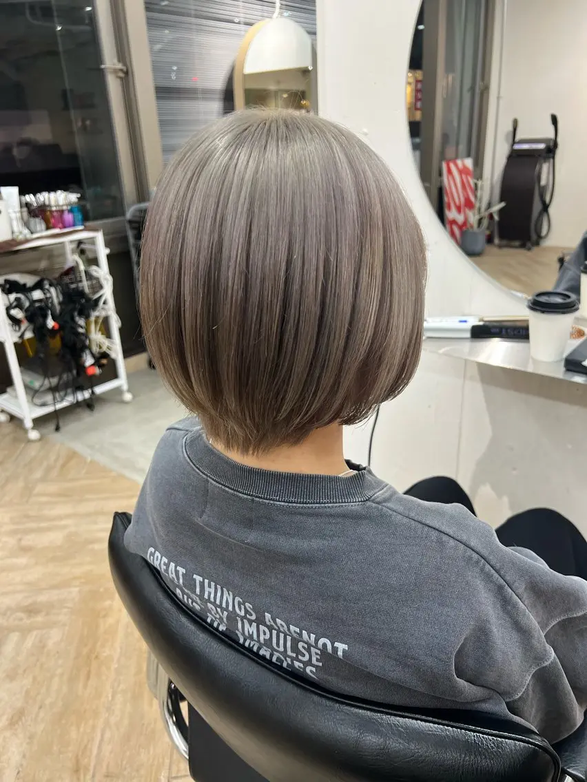 ショート カラー カット ヘアカラー トリートメント ベージュ/髪質改善 新潟/万代/井上佑のヘアスタイル