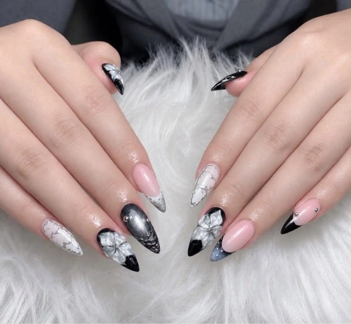 ネイル チークネイル 長さ出し フラッシュネイル フレンチネイル グラデーション ハンドネイル Lenie Nail Salonのネイルデザイン