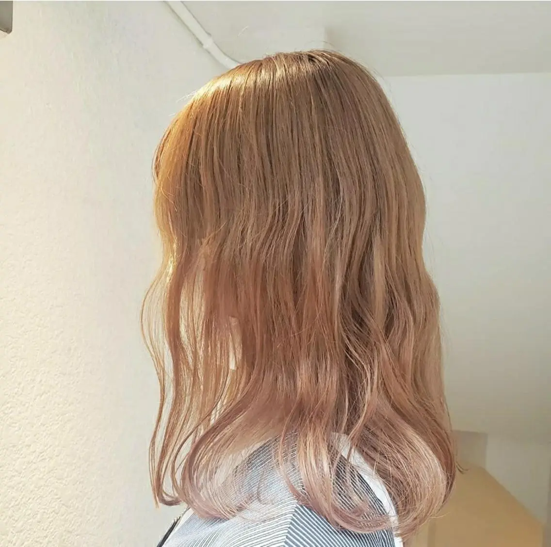 セミロング カット ヘアカラー トリートメント 🇰🇷透明感×ハイ トーン🌟tomoのヘアスタイル