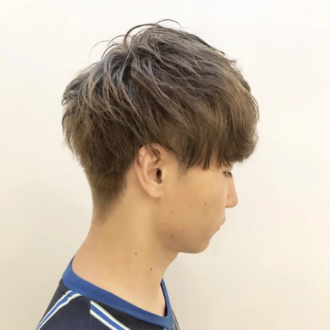ショート カラー メンズ 嶋佐 昌大 シマサマオのヘアスタイル