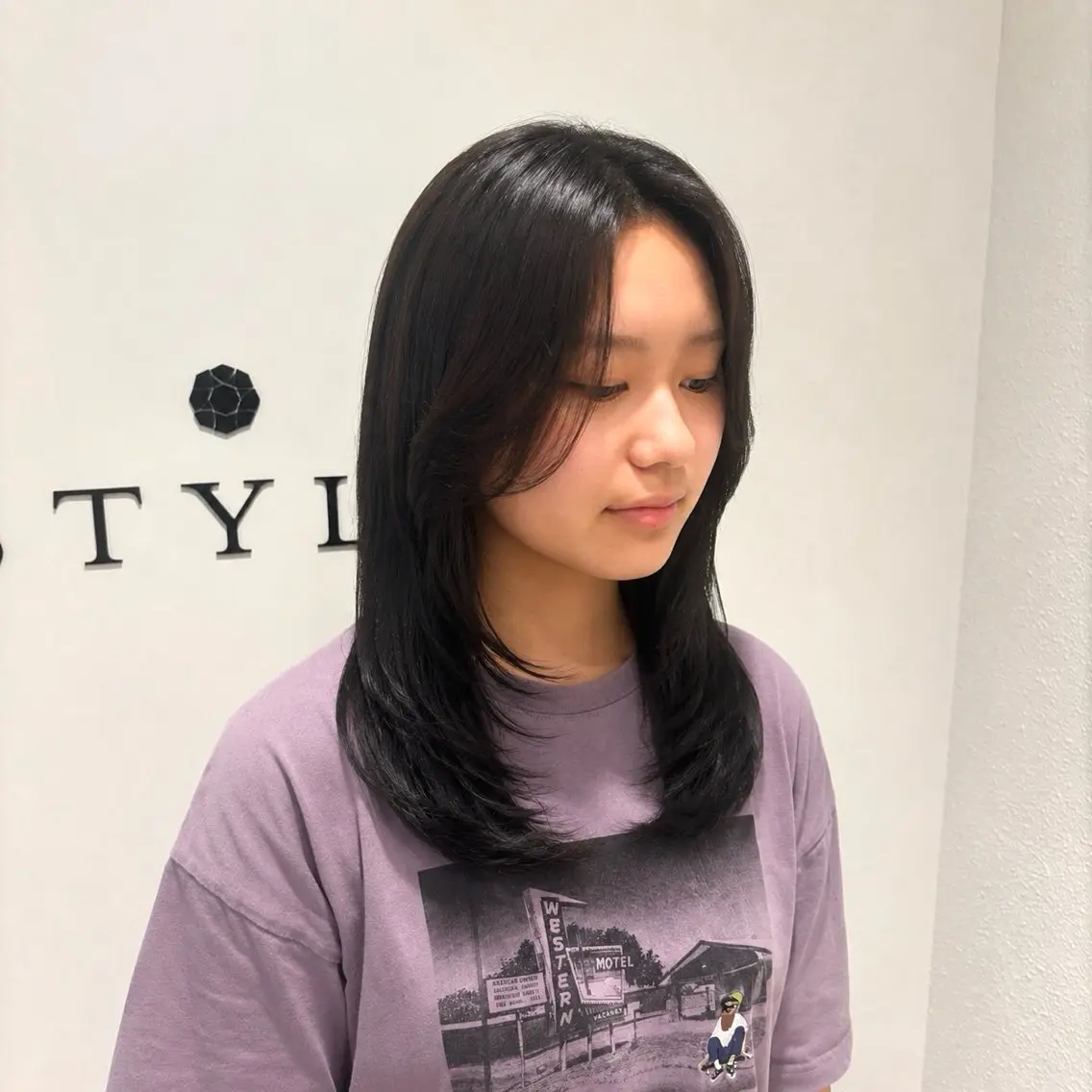セミロング 顔周りカット レイヤーカット カット 艶カラー/アレンジ 💟すなおのヘアスタイル