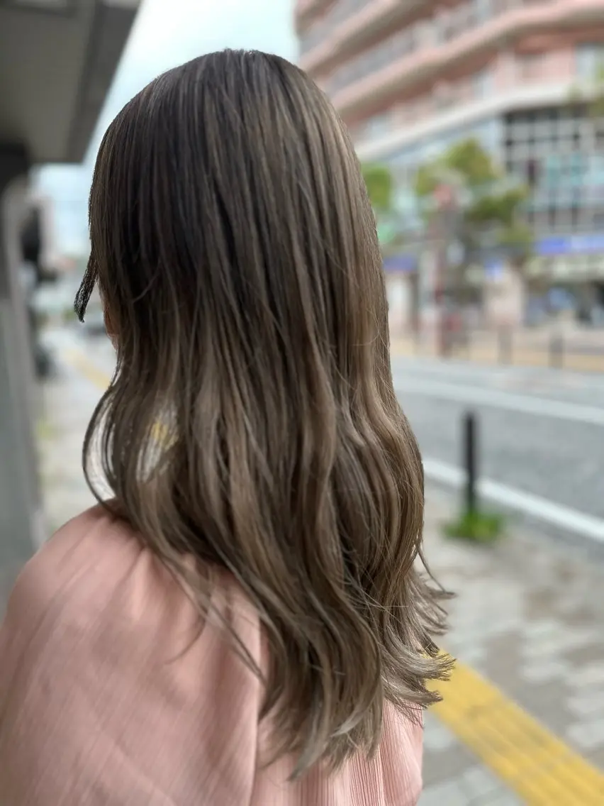 ロング カラー ベージュカラー フォギーベージュ カット ヘアカラー トリートメント 特殊カラー特化 ✂️SHIAN フジのヘアスタイル