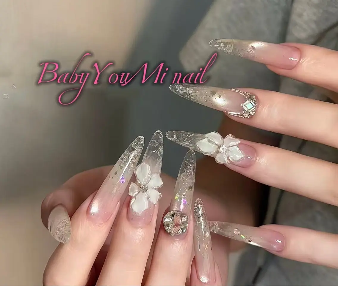 ネイル オーロラネイル フラワーネイル フットネイル フレンチネイル ジェルネイル ハンドネイル BabyYouMi nailのネイルデザイン