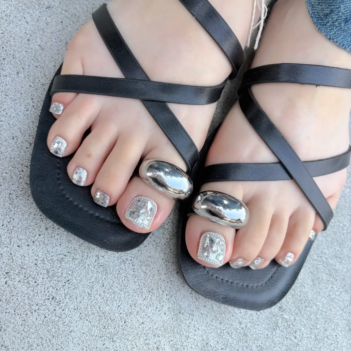 ネイル フットネイル キラキラネイル フットネイル Nail Salon noiのネイルデザイン