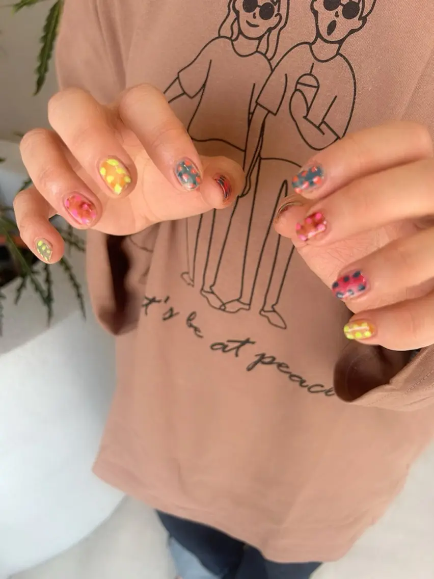 ネイル ドット ニュアンスネイル Lowé nailのネイルデザイン