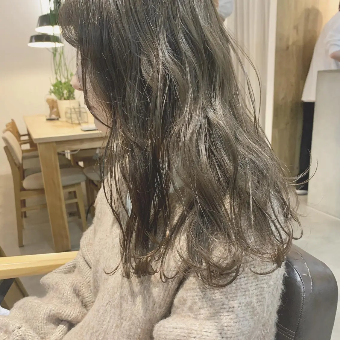 ロング カラー ハイトーンボブ 前田 表参道　グレージュのヘアスタイル