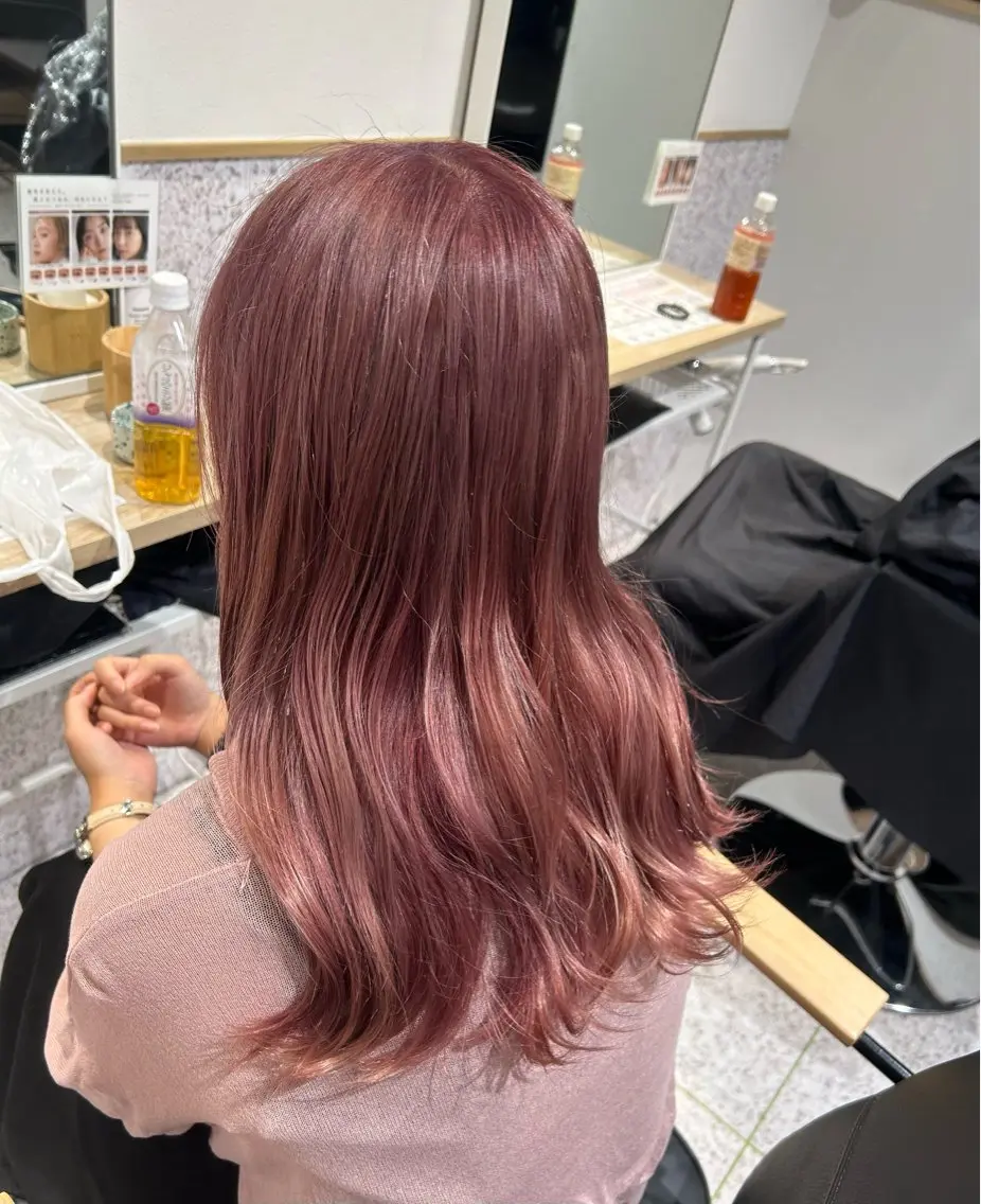 カラー ダブルカラー イヤリングカラー ハイトーンカラー インナーカラー 髪質改善 ヘアカラー ♡ハイトーン★ ネイル/しの♡のヘアスタイル