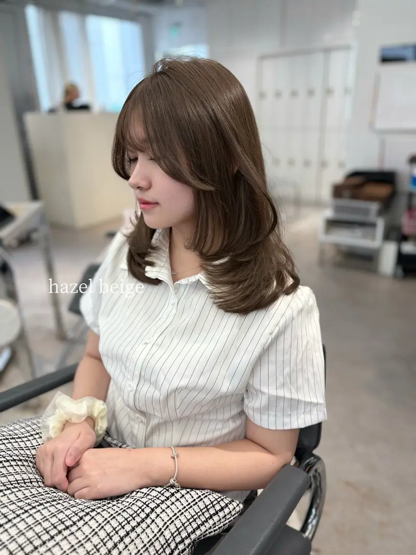 ミディアム カット ヘアカラー トリートメント MEI🎀つやカラー 🎀レイヤー🎀渋谷のヘアスタイル