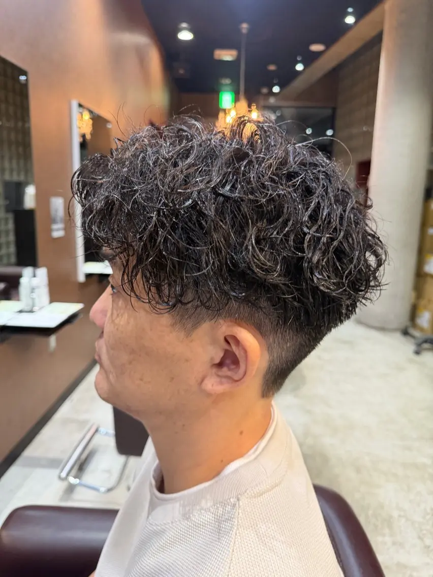 ミディアム カット パーマ 岩永 大夢のヘアスタイル
