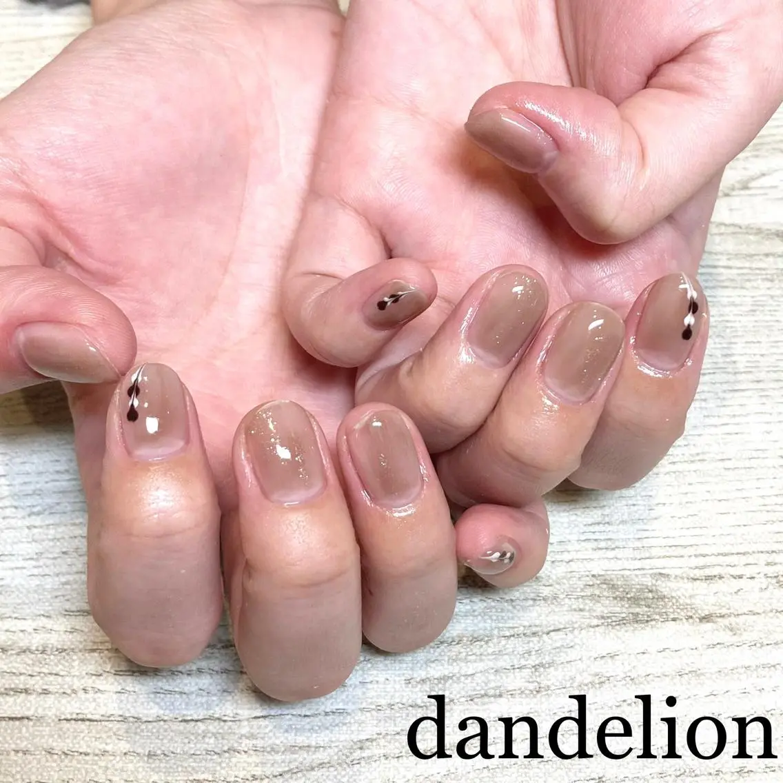 ネイル ハンドネイル ハンドケア dandelion ダンデライオンのネイルデザイン