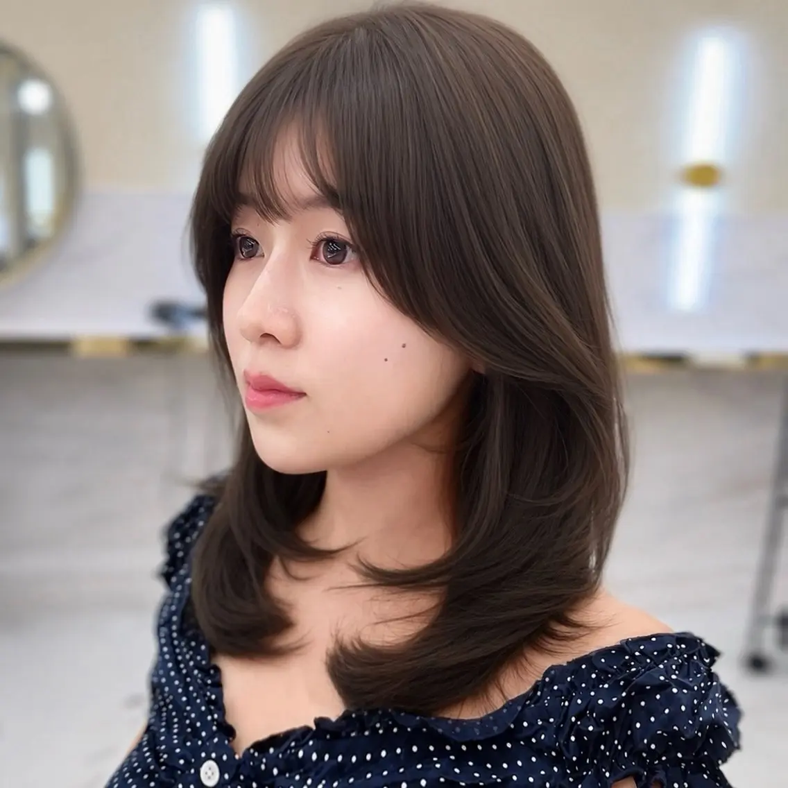 ミディアム カラー パーマ ヘアアレンジ ミディアムレイヤー ベージュカラー オリーブベージュ レイヤーカット カット ヘアカラー トリートメント ニシダヒカリ🌙 髪質改善×似合わせのヘアスタイル