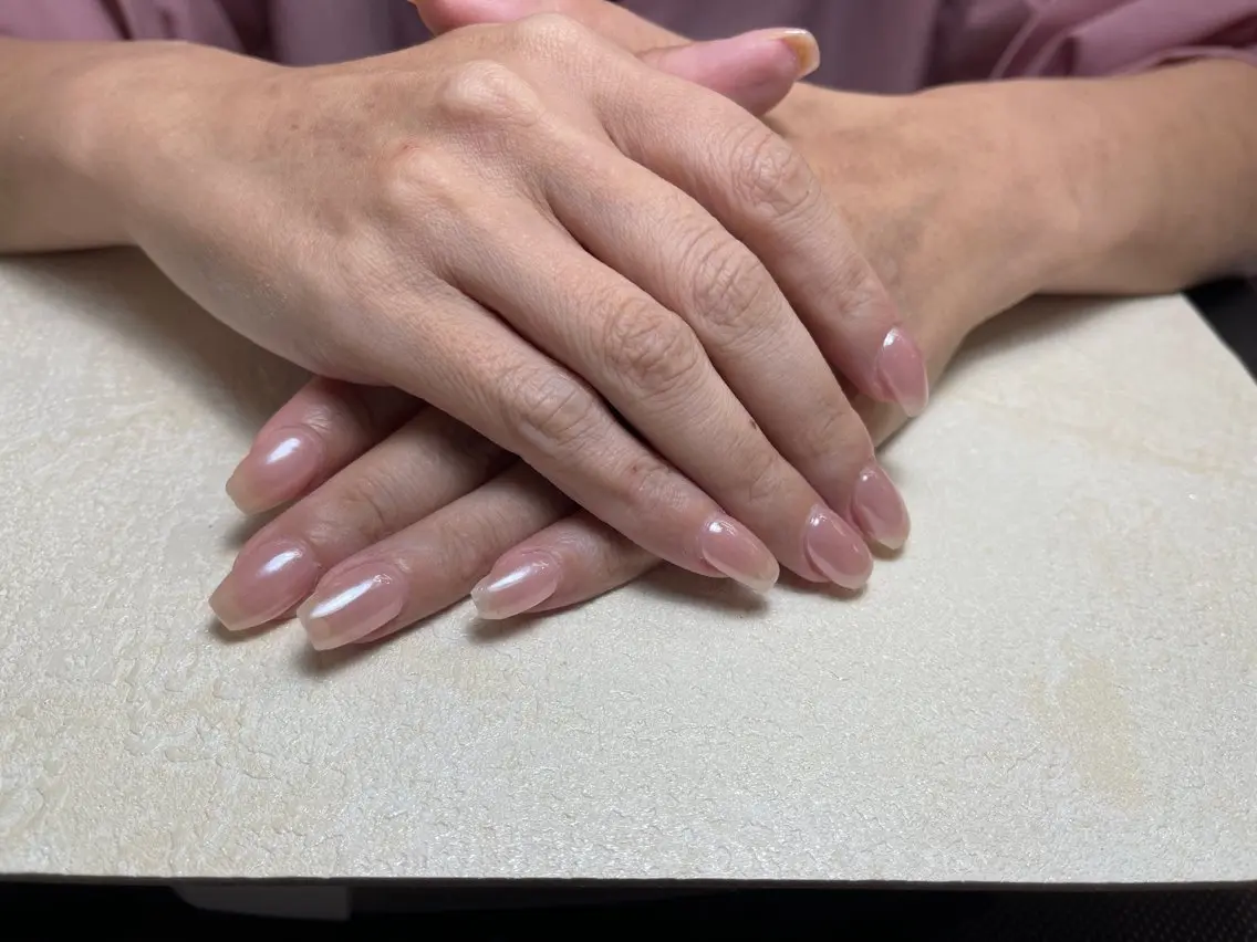 ネイル チークネイル フレンチネイル ジェルネイル ラメ(グリッター) ラメグラデーション MEO NAIL 中野 研修ネイリストのネイルデザイン