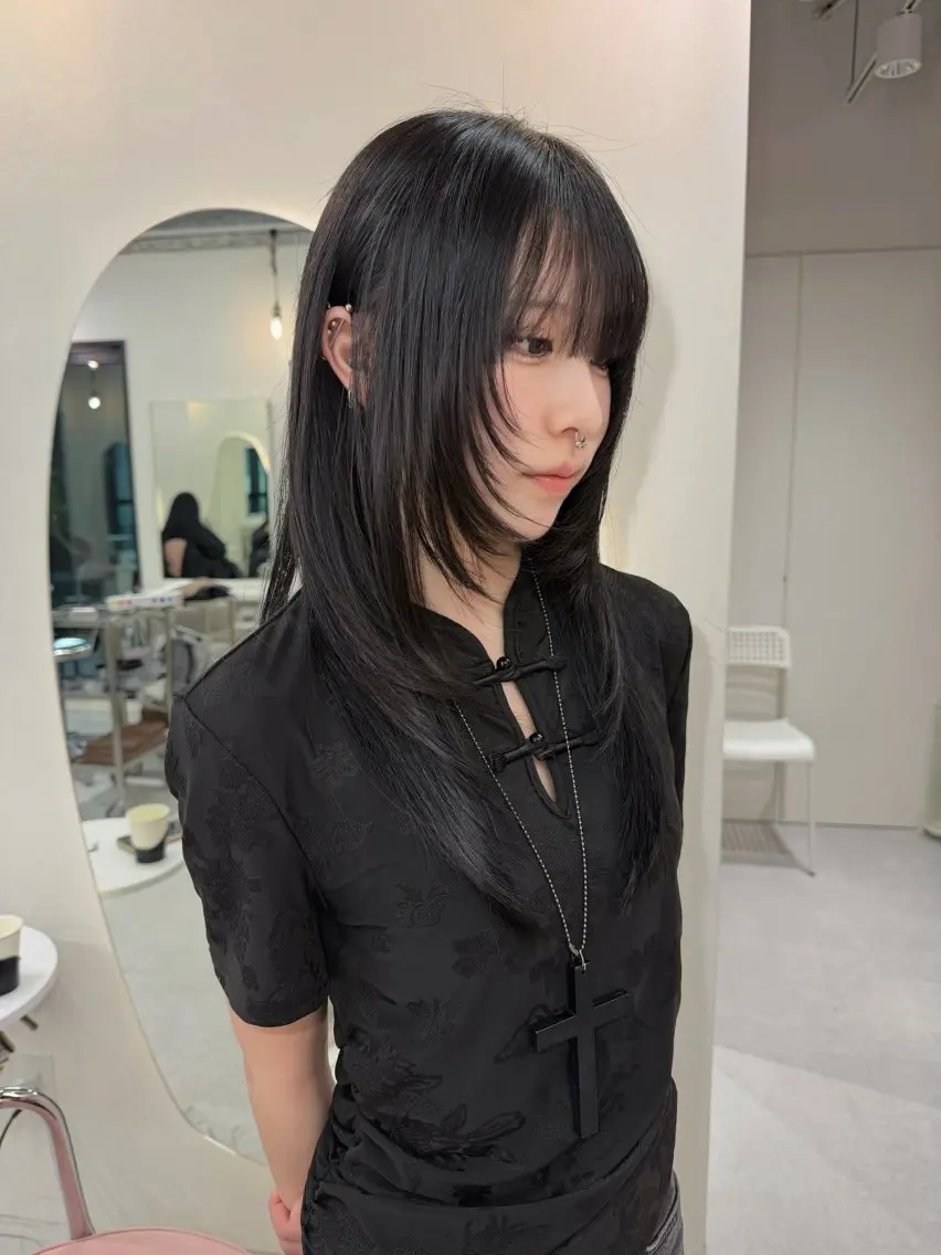 ロング カラー カット ヘアカラー トリートメント RiA/レイヤーカッ ト/ハッシュカットのヘアスタイル