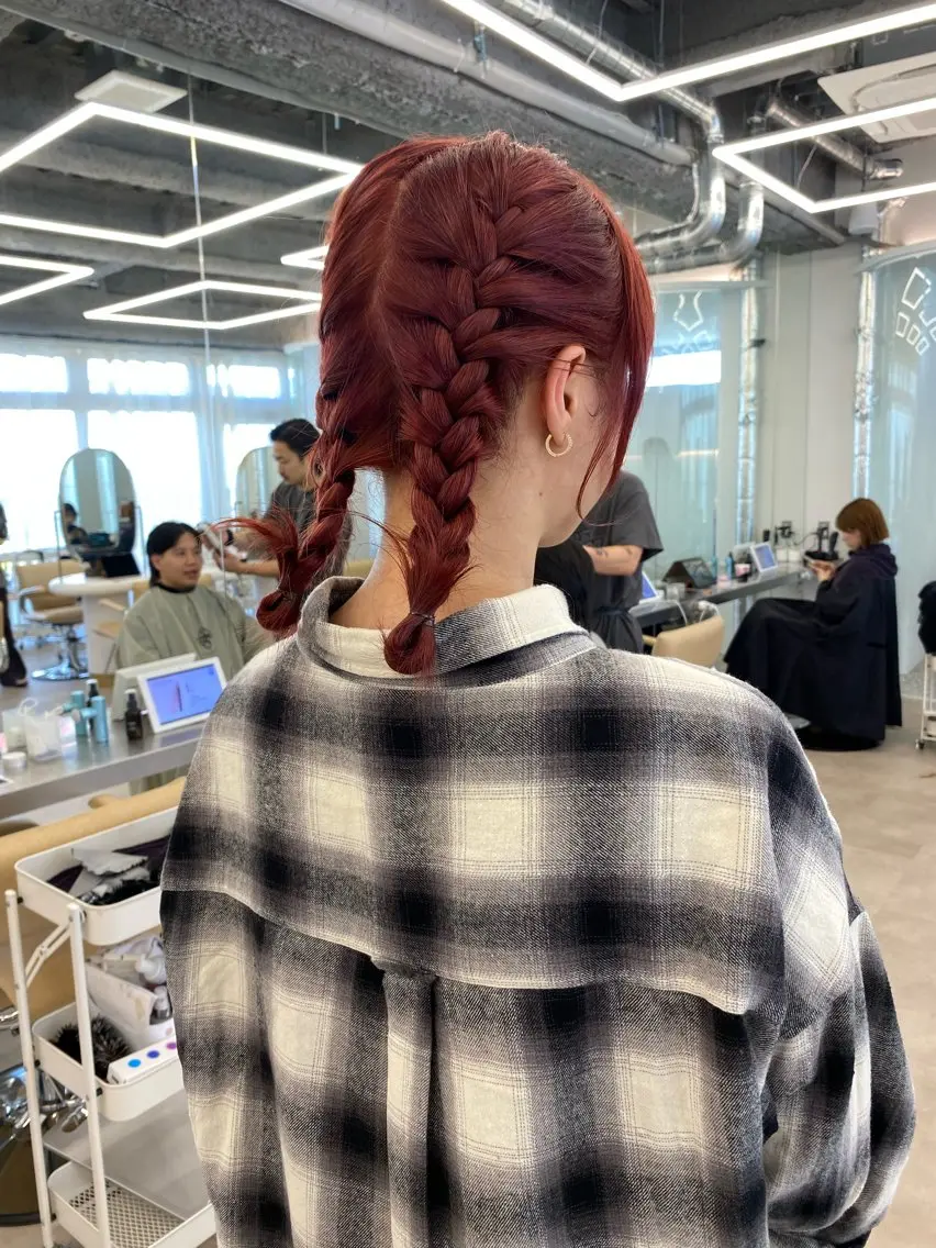 ミディアム カラー レッドカラー 艶カラー hinaka.のヘアスタイル