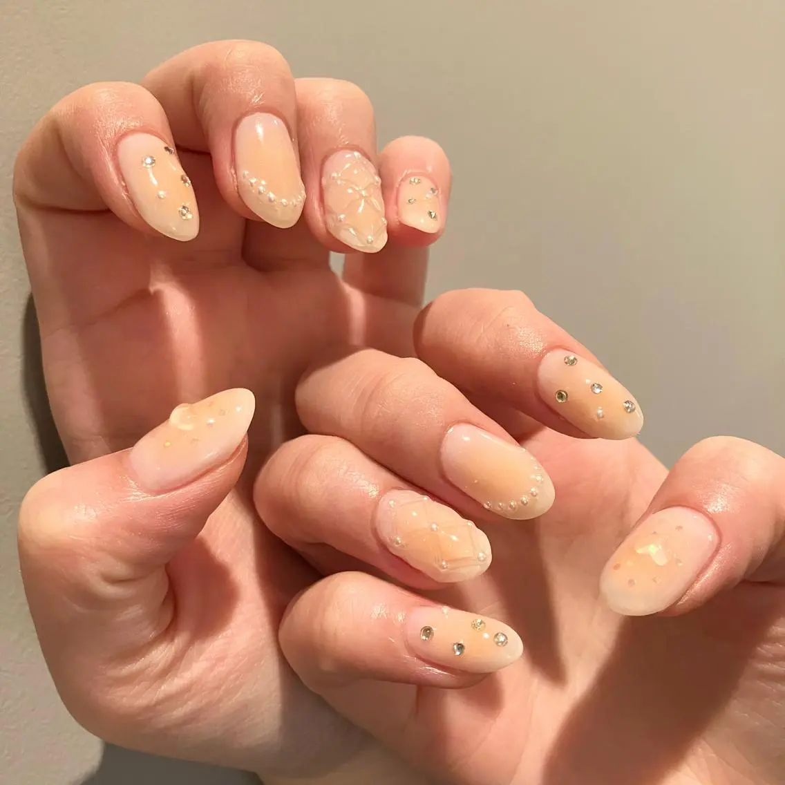 ネイル ハンドネイル ウシク ミユキのネイルデザイン