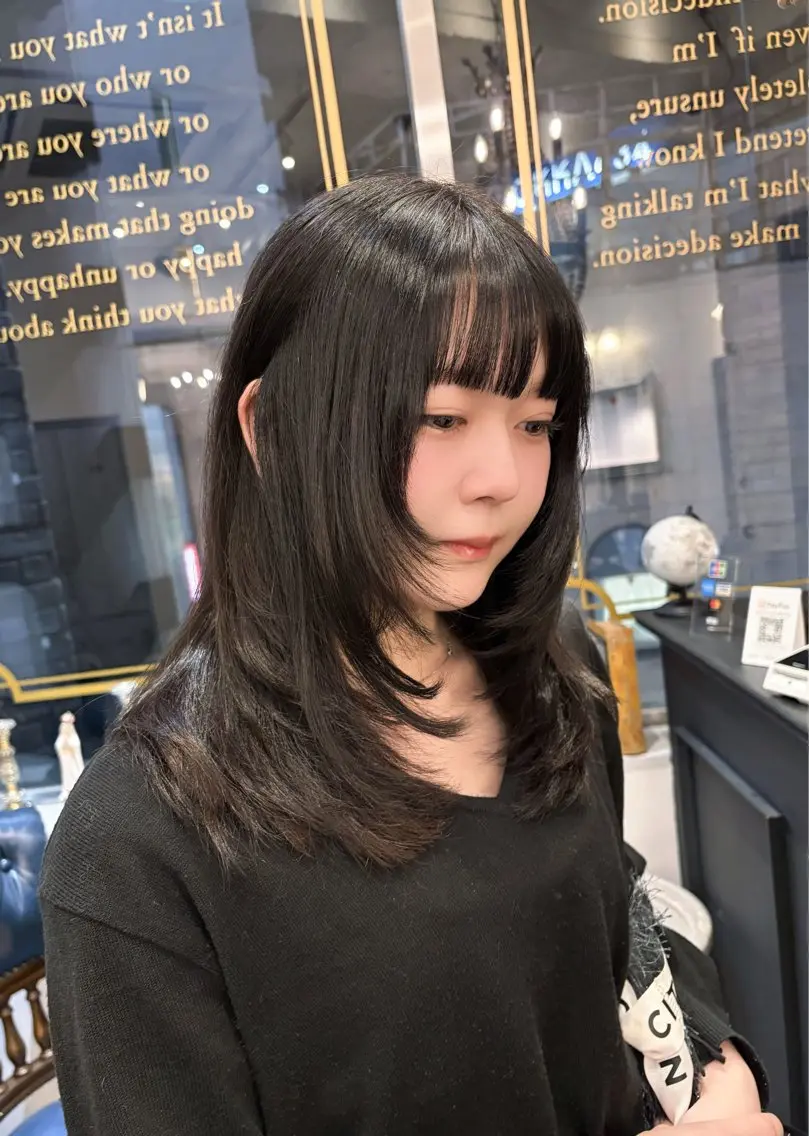 セミロング 韓国レイヤー⋆౨ৎ゚ 透カラー🩶/ユウキのヘアスタイル