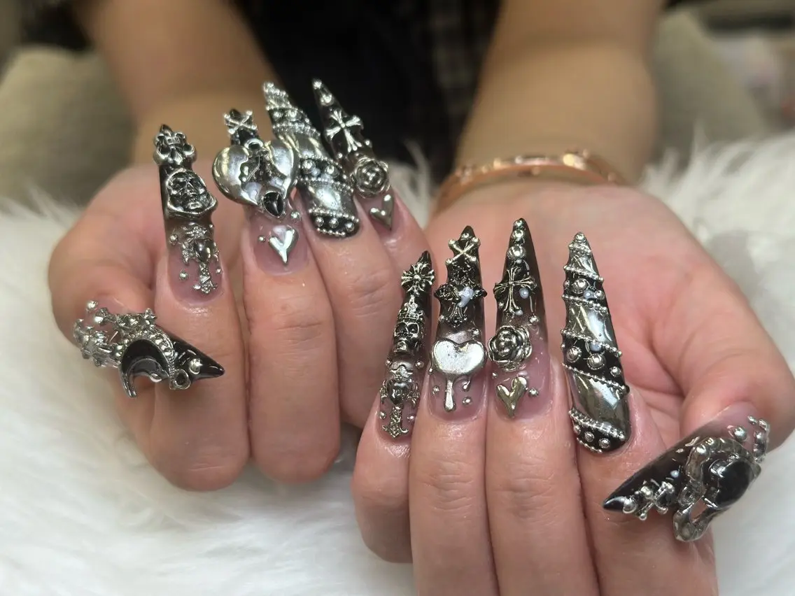 ネイル チークネイル ドット フレンチネイル グラデーション 韓国ネイル ハンドネイル Lisa Nail Salonのネイルデザイン