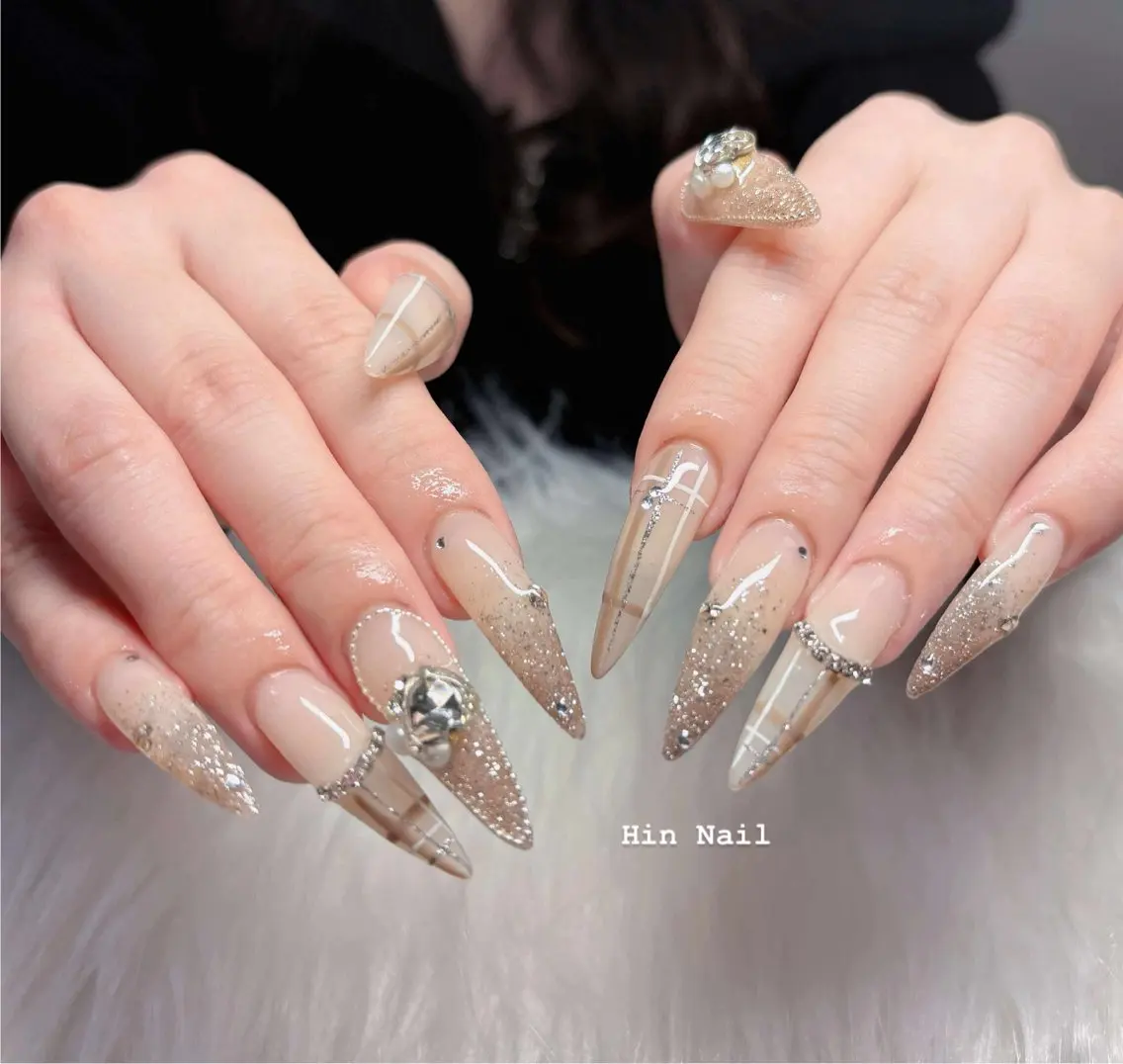 ネイル ハンドネイル HIN NAILのネイルデザイン