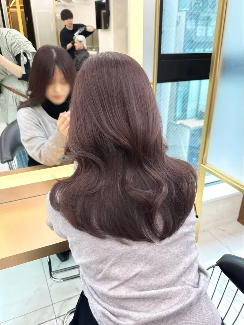 セミロング カラー ヘアアレンジ ブラウンカラー ラベンダーカラー ラベンダーブラウン 柳堀 日菜のマツエク・マツパデザイン