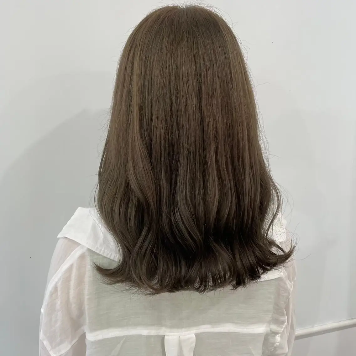 ミディアム カラー ベージュカラー オリーブベージュ ParveMix いしいまお🌼のヘアスタイル