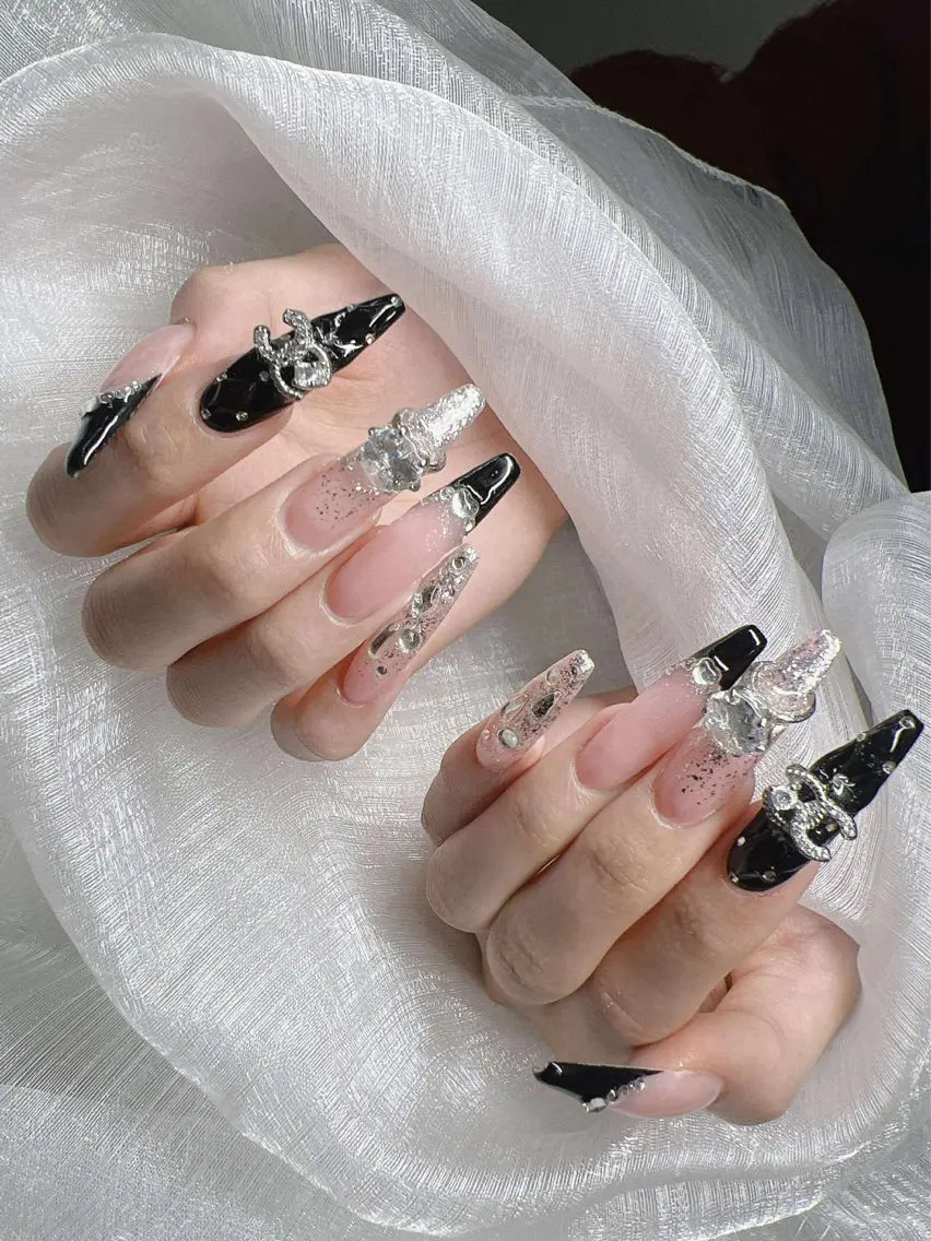 ネイル 長さ出し グラデーション 卒業式 キラキラネイル マグネットネイル ハンドネイル Lee Nailsのネイルデザイン