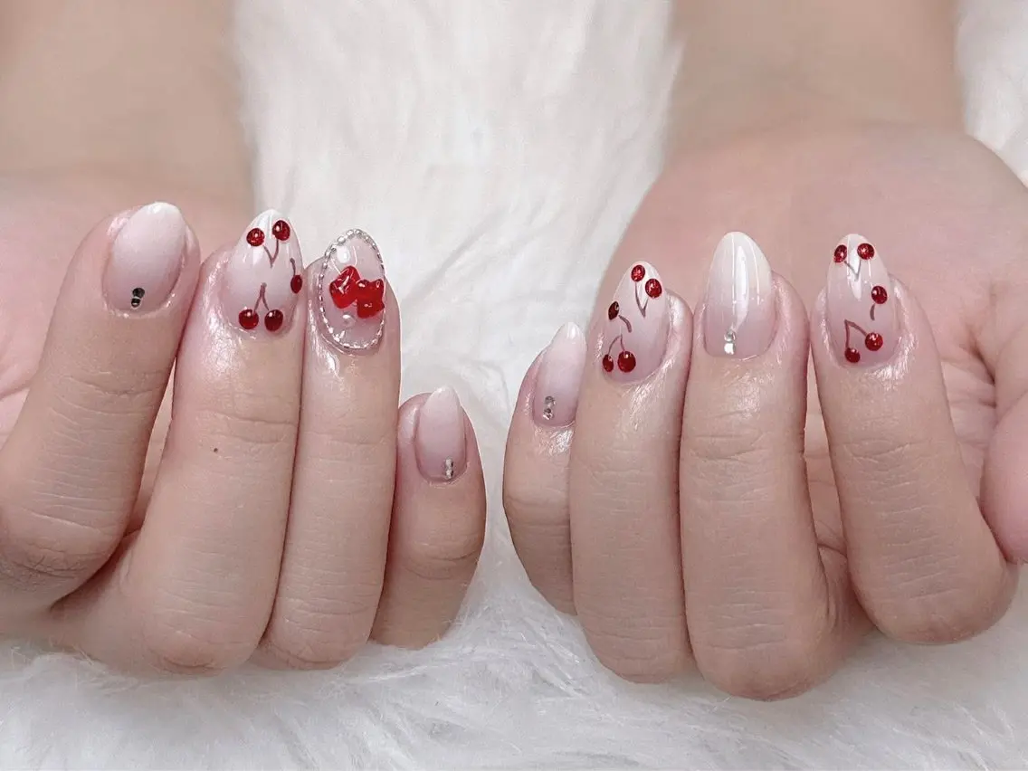 ネイル チークネイル フレンチネイル グラデーション マグネットネイル ミラーネイル ハンドネイル sorako nailのネイルデザイン