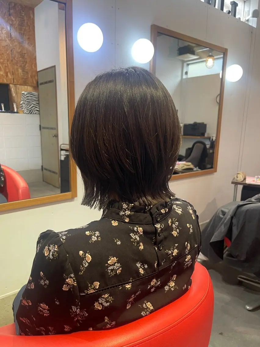 ミディアム ボブレイヤー ボブ くびれヘア レイヤーカット 今田 茜のヘアスタイル