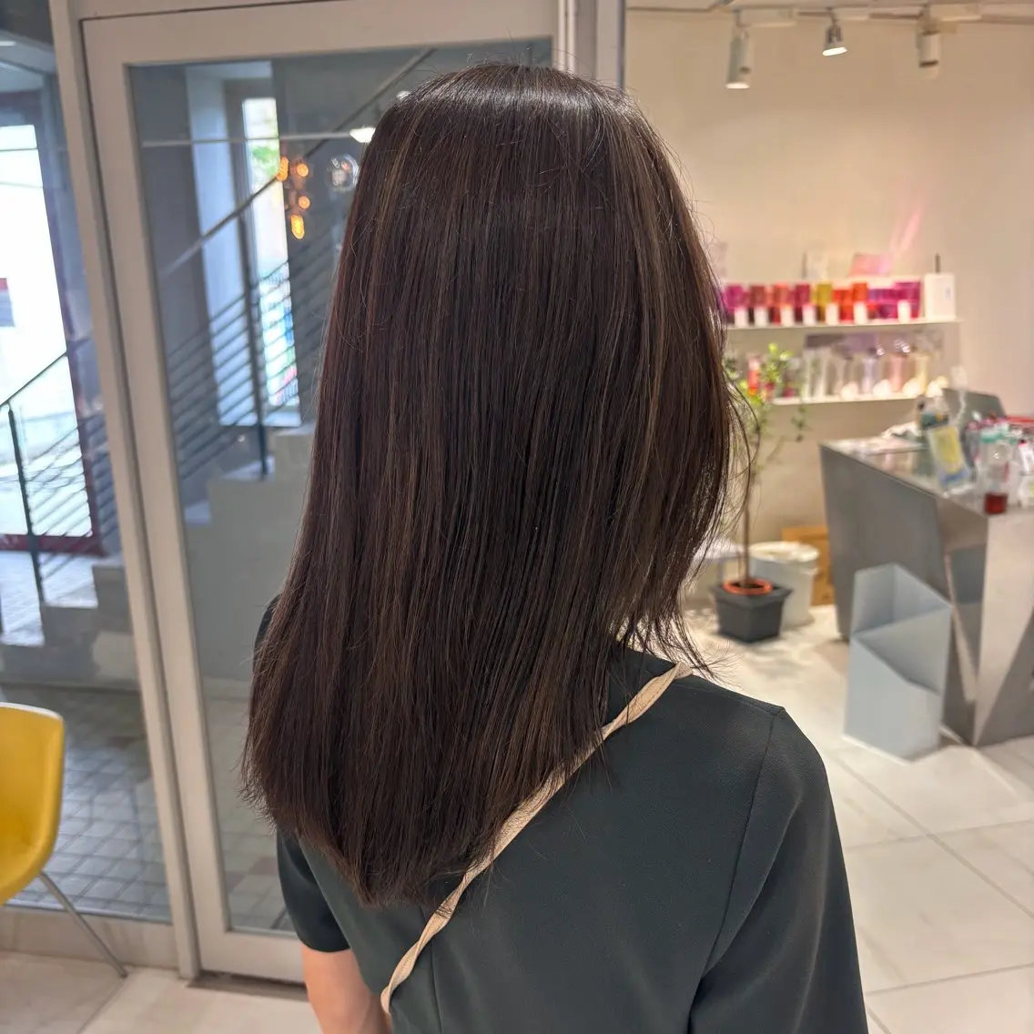 カラー 林 彩音のヘアスタイル