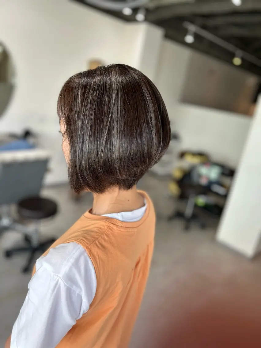 ミディアム カラー カット ヘアカラー トリートメント 白髪ぼかしハイライト 柳川拓哉のヘアスタイル