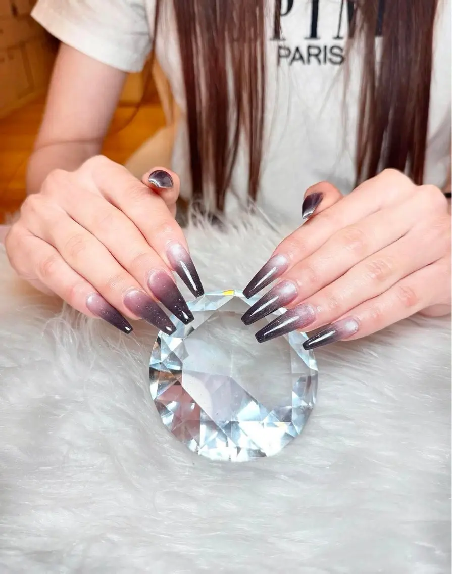 ネイル アートネイル ジェルネイル 韓国ネイル ニュアンスネイル ワンカラーネイル ハンドネイル Queen Nail Salonのネイルデザイン