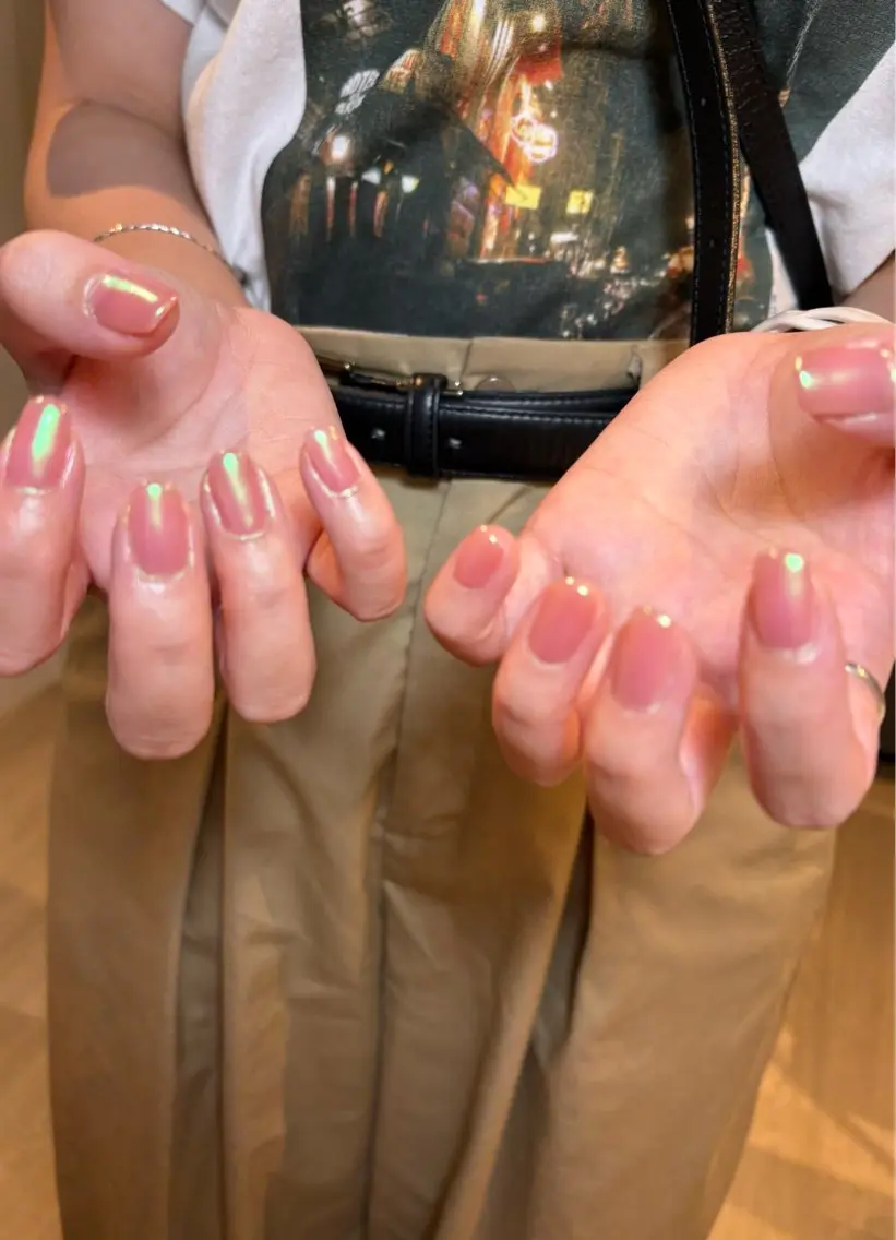 ネイル オーロラネイル フラッシュネイル フラッシュマグ マグネットネイル ピンク ハンドネイル Kai  nail Mayukoのネイルデザイン
