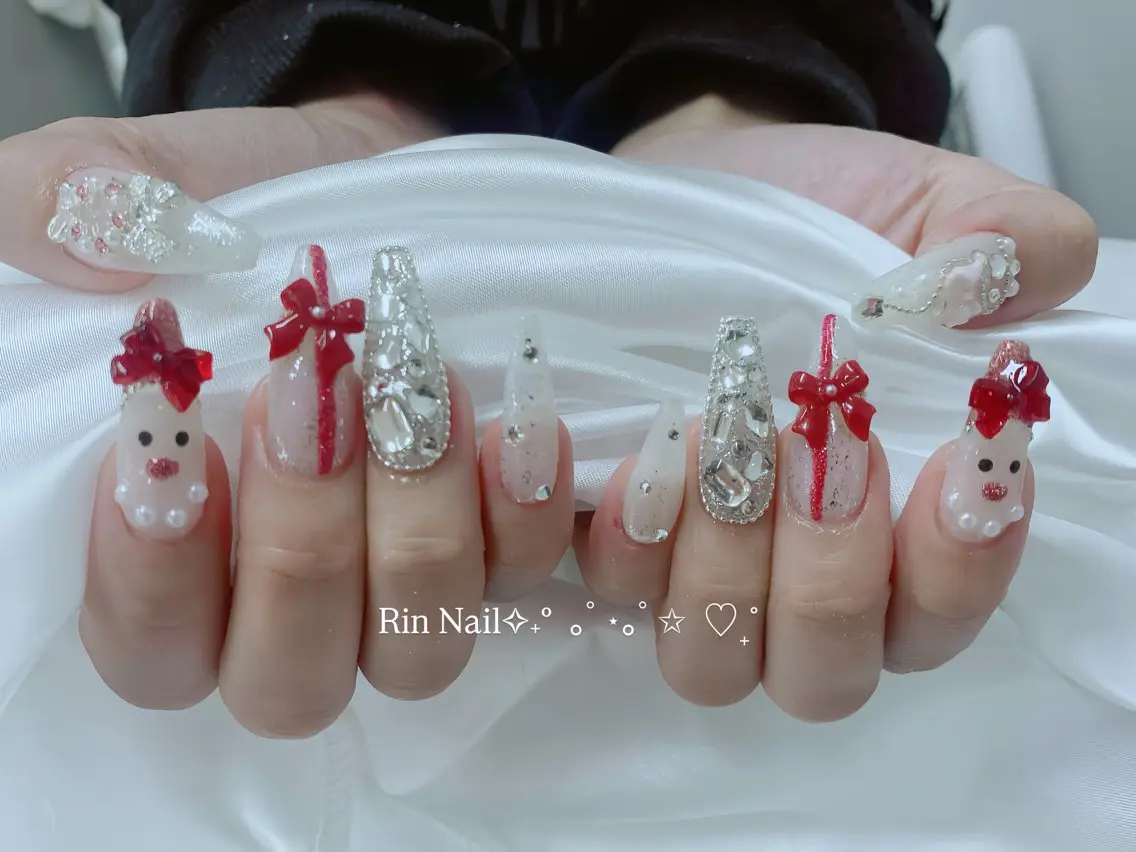ネイル ボルドー フレンチネイル グラデーション キラキラネイル 韓国ネイル ハンドネイル Rin Nail 新大久保店のネイルデザイン