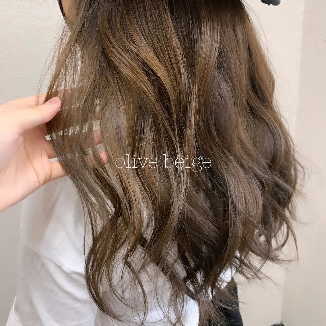 ロング カラー ベージュカラー オリーブベージュ 似合わせカット得意 💛RENA💛のヘアスタイル