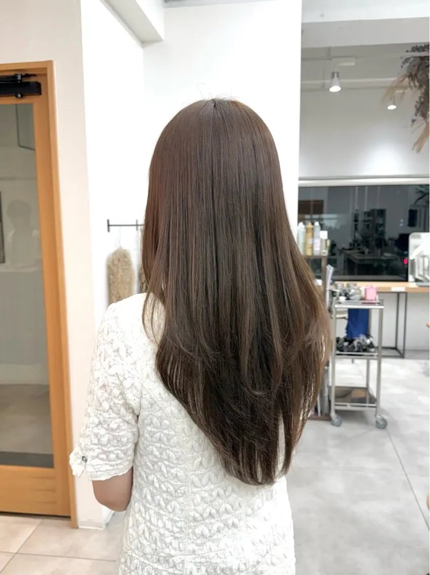 ロング 新田 琴美/ レイヤー/透明感のヘアスタイル