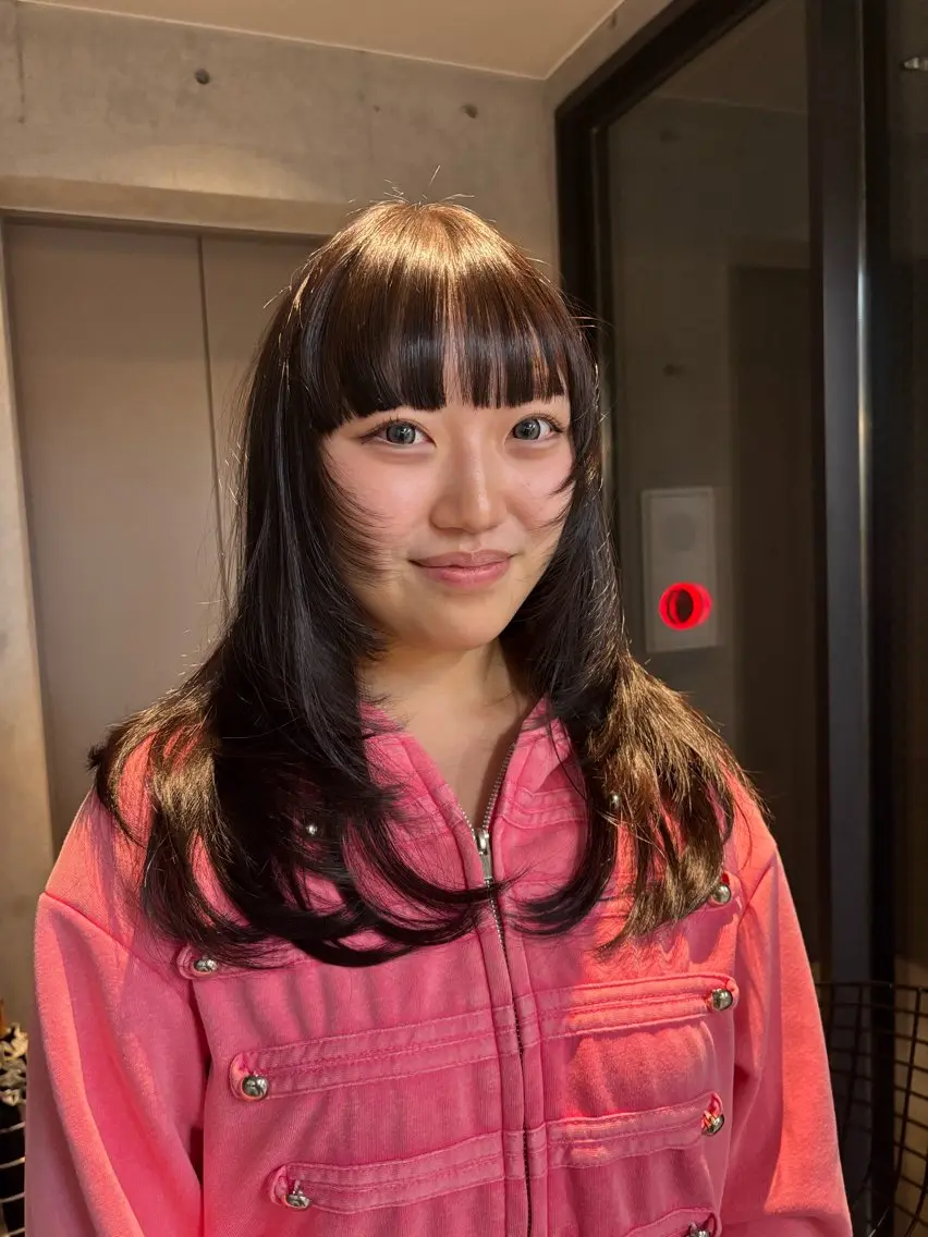 セミロング 顔周りカット レイヤーカット 伊藤 成美のヘアスタイル