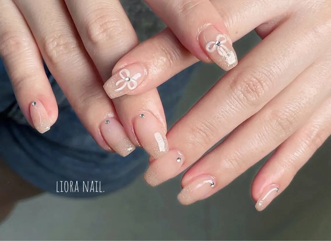 ネイル ハンドネイル Liora nail 🌙nanamiのネイルデザイン