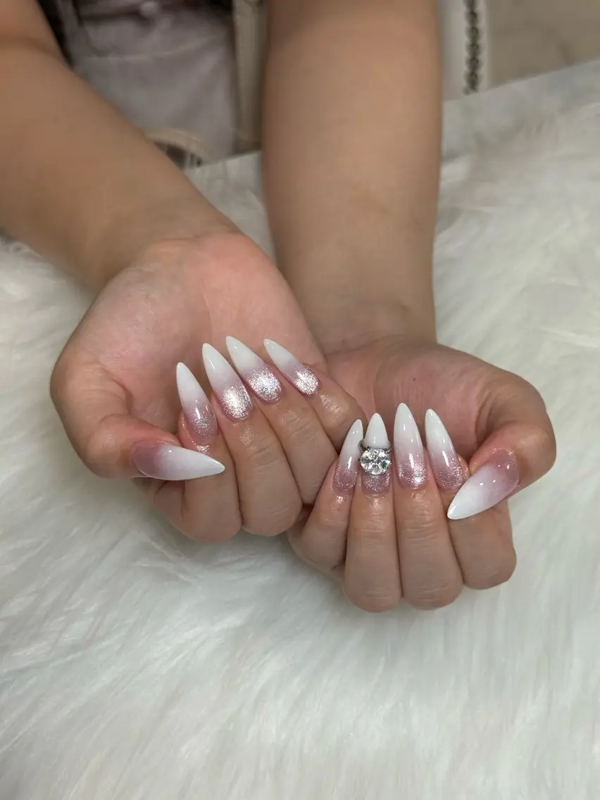 ネイル チークネイル ドット フットネイル フレンチネイル グラデーション ハンドネイル ハンドケア Aria Nail Beautyのネイルデザイン