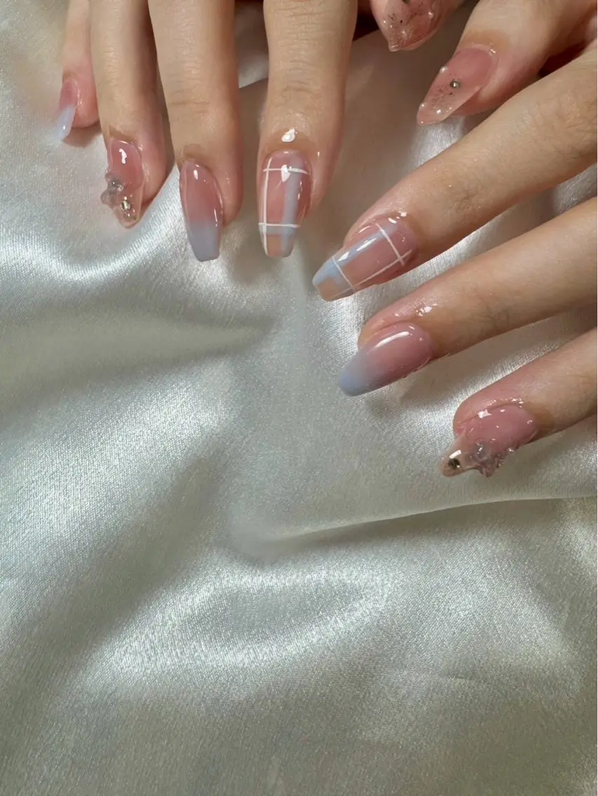 ネイル オーロラネイル フットネイル フレンチネイル ジェルネイル マグネットネイル ハンドネイル kiki nail &brow二子玉川のネイルデザイン