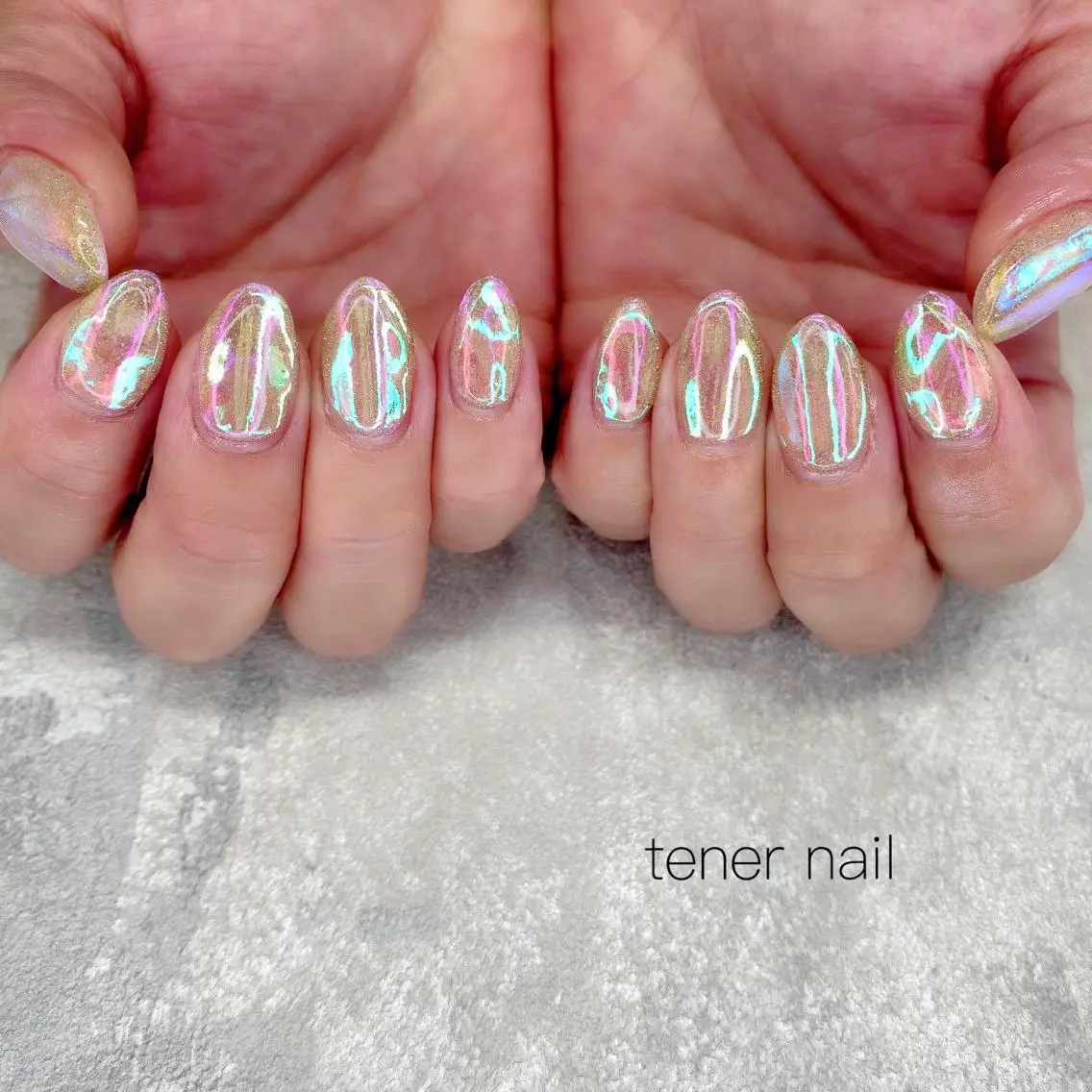 ネイル フラッシュネイル ゴールド 氷ネイル・うるうるネイル ラメ(グリッター) テネルネイル tener nailのネイルデザイン